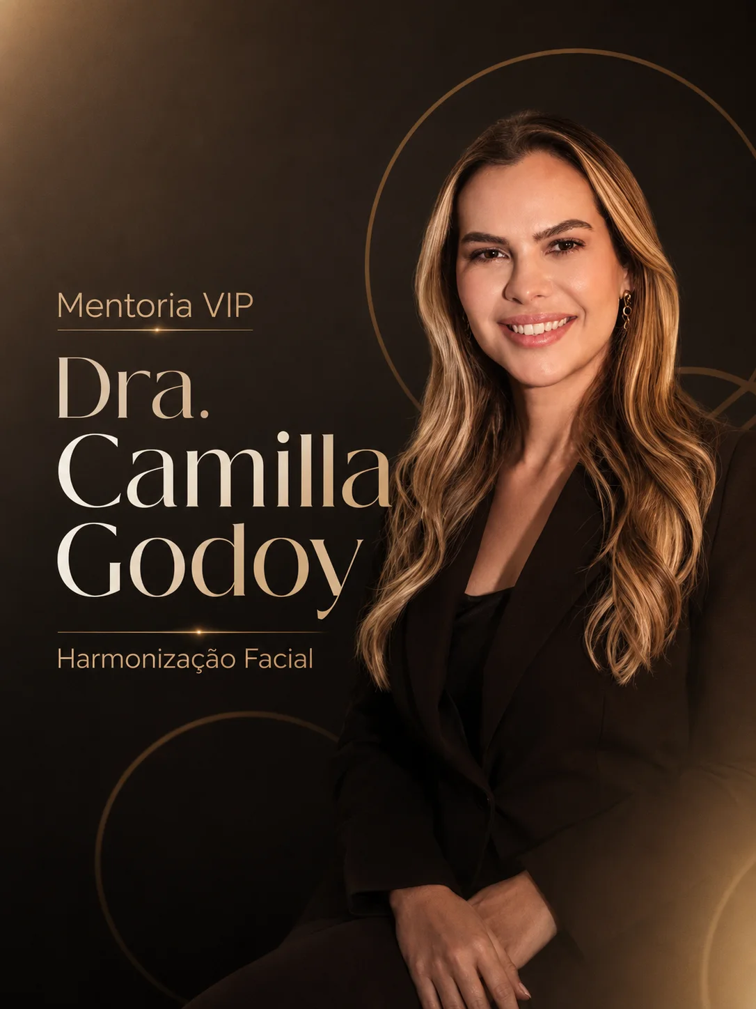Dra. Camilla Godoy, biomédica esteta, em traje escuro sobre fundo dourado